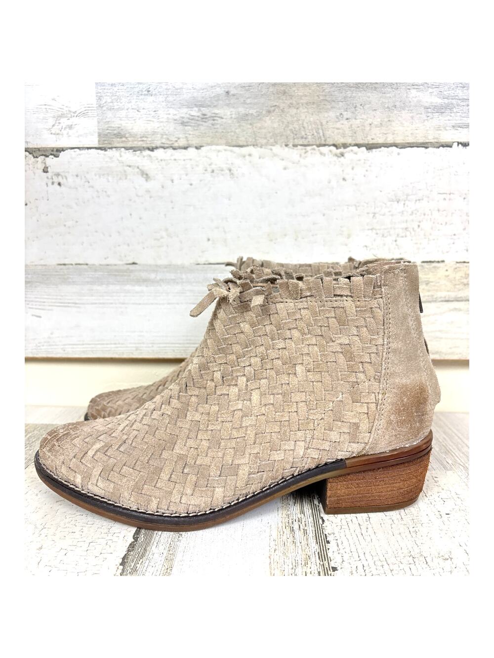 Very Volatile Womens 7.5 Tan Woven Suede Fringe Ankle Boots Boho Western